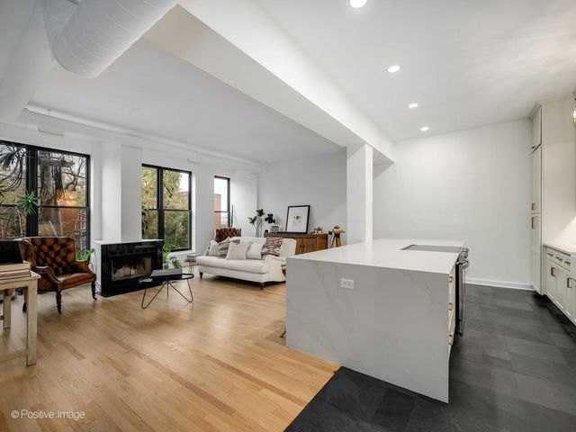 1760 W Wrightwood Avenue 204, Chicago, IL 60614