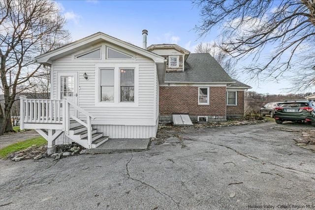 98 North Road, Highland, NY 12528