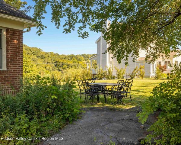 98 North Road, Highland, NY 12528