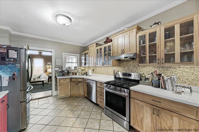 98 North Road, Highland, NY 12528