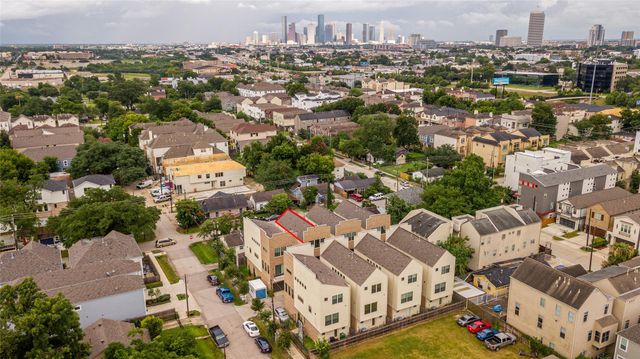 5307 Petty Street, Houston, TX 77007