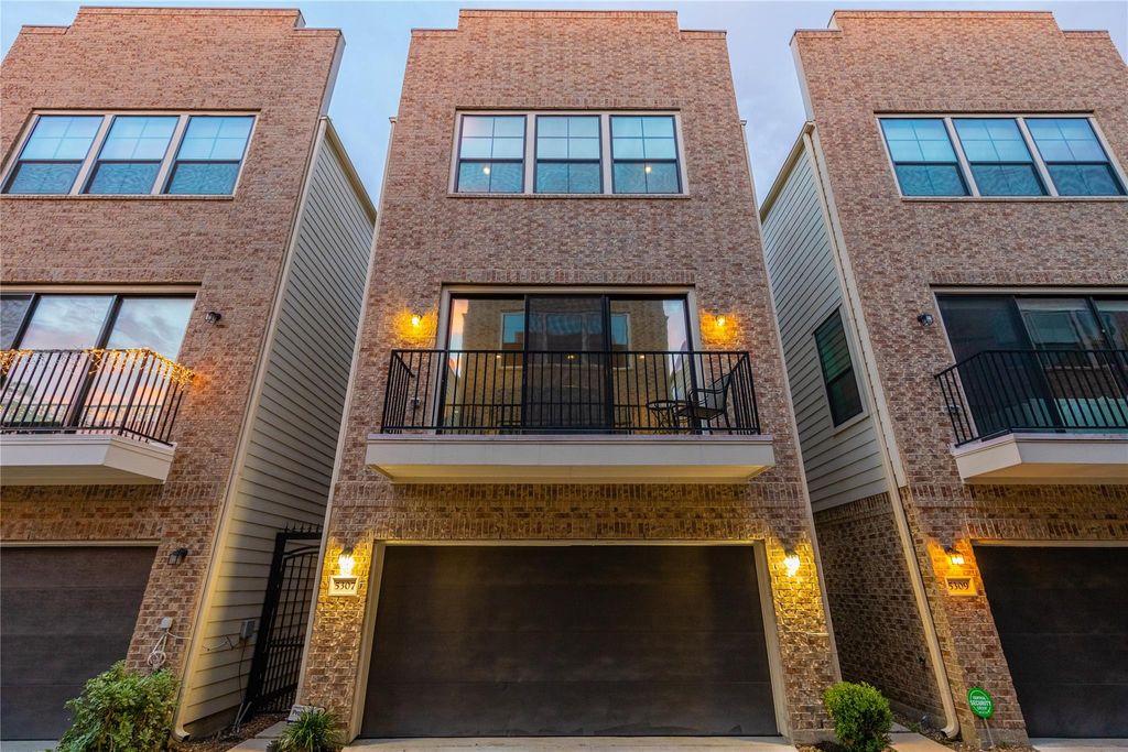 5307 Petty Street, Houston, TX 77007