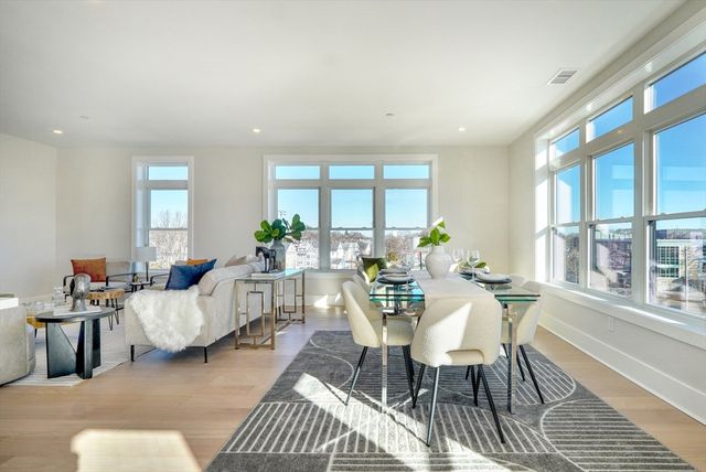 62 Foundry St 215, Wakefield, MA 01880