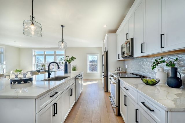 62 Foundry St 215, Wakefield, MA 01880