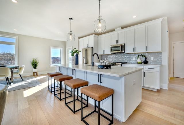 62 Foundry St 215, Wakefield, MA 01880