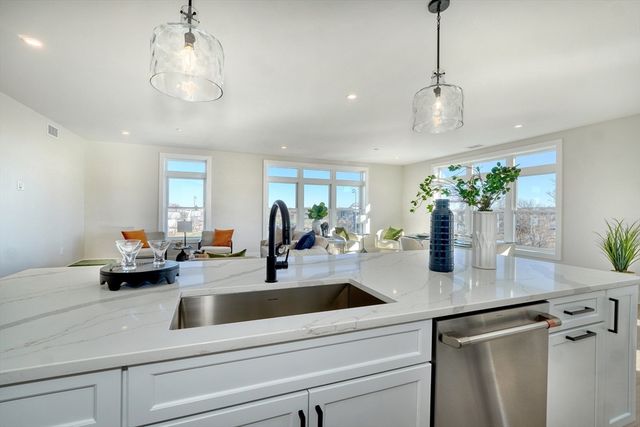 62 Foundry St 215, Wakefield, MA 01880