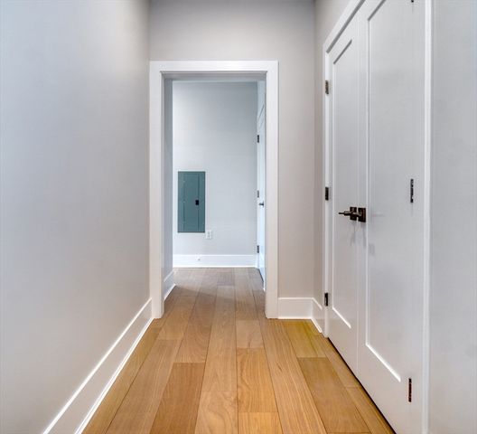 62 Foundry St 215, Wakefield, MA 01880