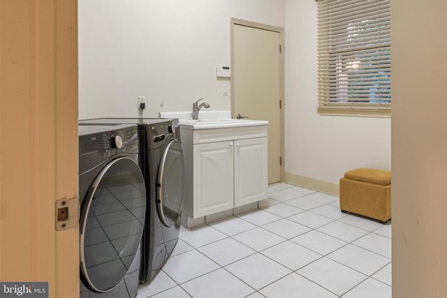 12 PRINCETON AVE, Egg Harbor Township, NJ 08234