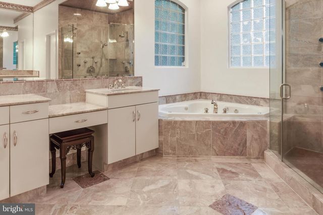 12 PRINCETON AVE, Egg Harbor Township, NJ 08234