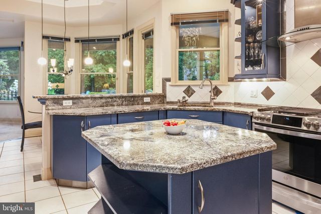12 PRINCETON AVE, Egg Harbor Township, NJ 08234