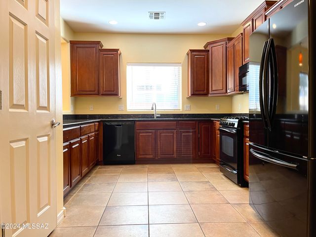 1134 W Vinovo Pass, Oro Valley, AZ 85755