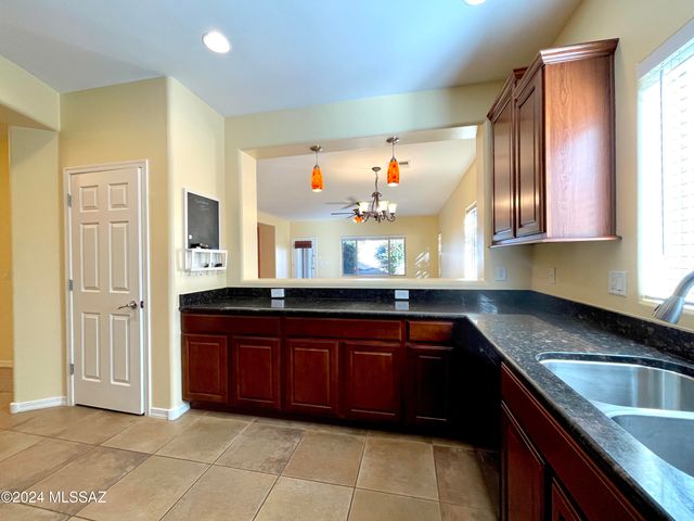 1134 W Vinovo Pass, Oro Valley, AZ 85755