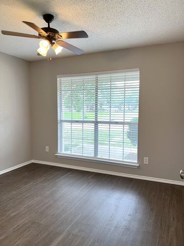 405 Augustine Drive, Euless, TX 76039