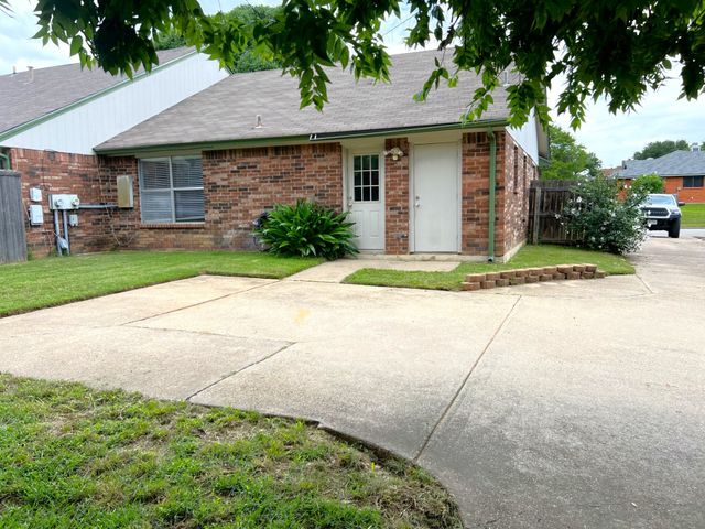 405 Augustine Drive, Euless, TX 76039