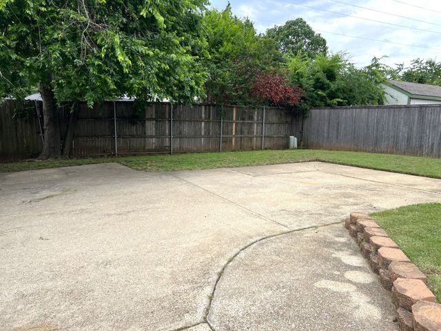 405 Augustine Drive, Euless, TX 76039