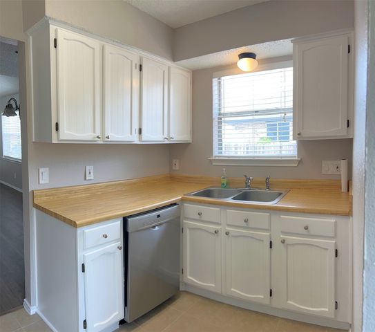 405 Augustine Drive, Euless, TX 76039