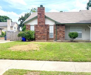 405 Augustine Drive, Euless, TX 76039