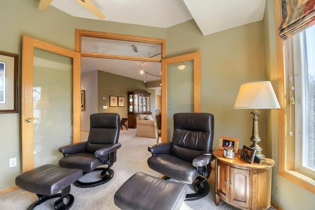 9225 Medicine Lake Road 212B, Golden Valley, MN 55427