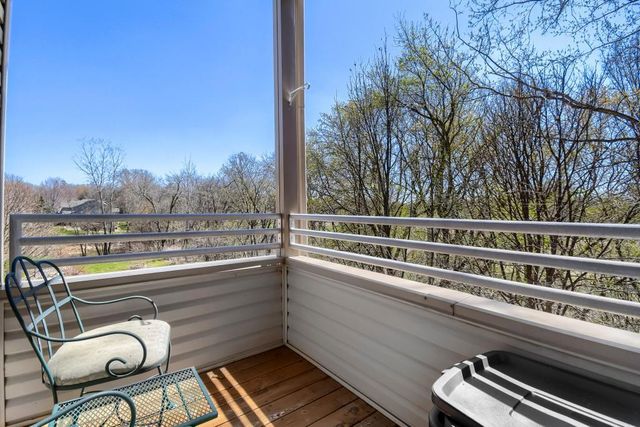 9225 Medicine Lake Road 212B, Golden Valley, MN 55427