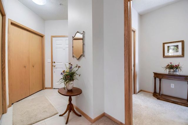 9225 Medicine Lake Road 212B, Golden Valley, MN 55427