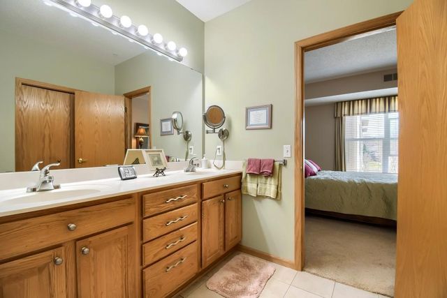 9225 Medicine Lake Road 212B, Golden Valley, MN 55427