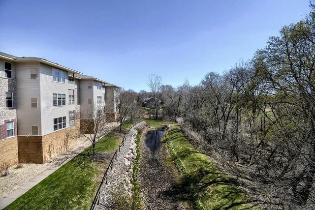 9225 Medicine Lake Road 212B, Golden Valley, MN 55427