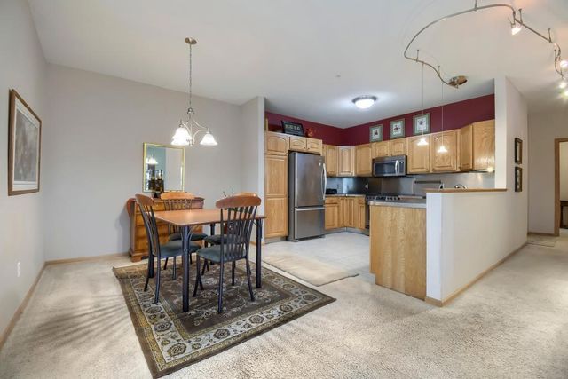 9225 Medicine Lake Road 212B, Golden Valley, MN 55427