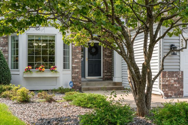232 Wildflower Court, Vadnais Heights, MN 55127