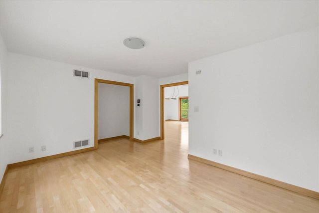 3411 W River DRIVE, Mequon, WI 53097