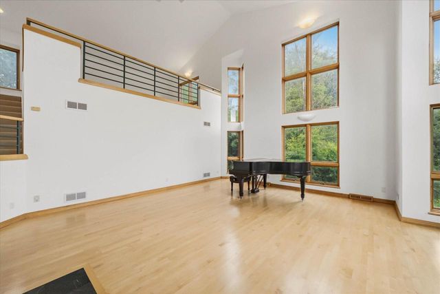 3411 W River DRIVE, Mequon, WI 53097