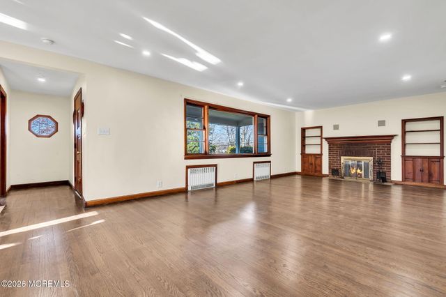 15 Lexington Avenue, Toms River, NJ 08753