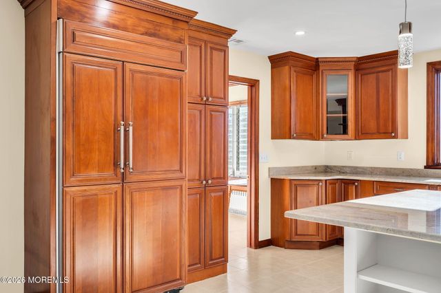 15 Lexington Avenue, Toms River, NJ 08753