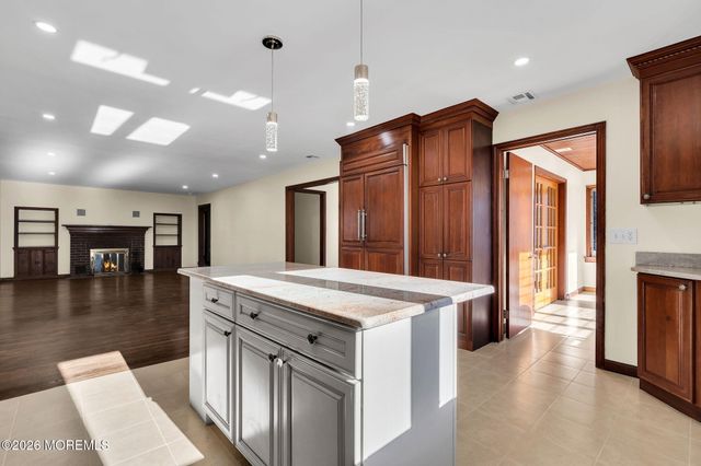 15 Lexington Avenue, Toms River, NJ 08753