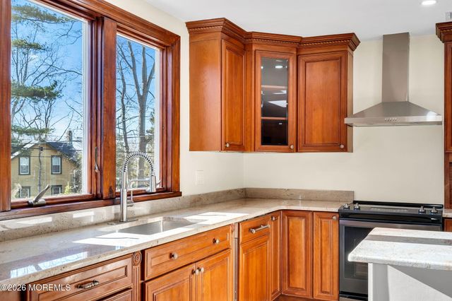 15 Lexington Avenue, Toms River, NJ 08753