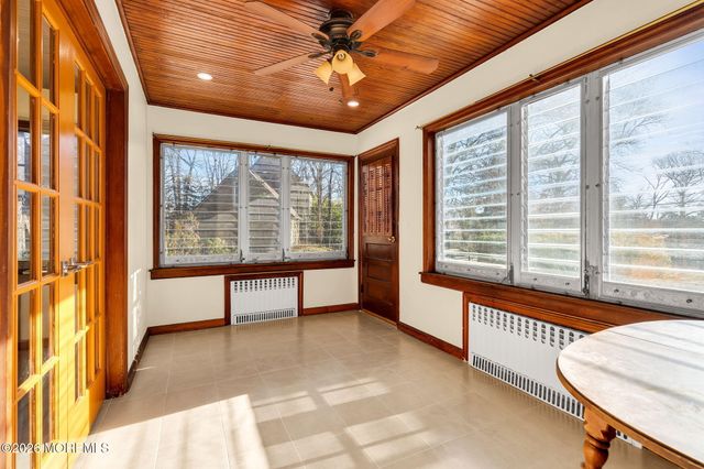 15 Lexington Avenue, Toms River, NJ 08753