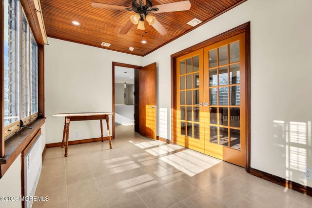 15 Lexington Avenue, Toms River, NJ 08753