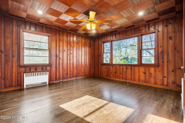 15 Lexington Avenue, Toms River, NJ 08753