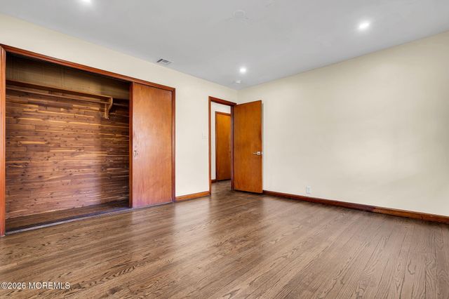 15 Lexington Avenue, Toms River, NJ 08753