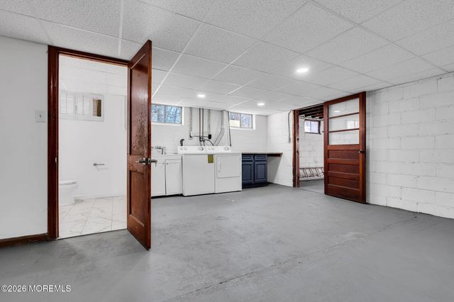 15 Lexington Avenue, Toms River, NJ 08753