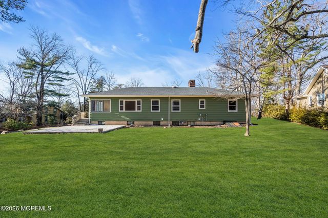 15 Lexington Avenue, Toms River, NJ 08753