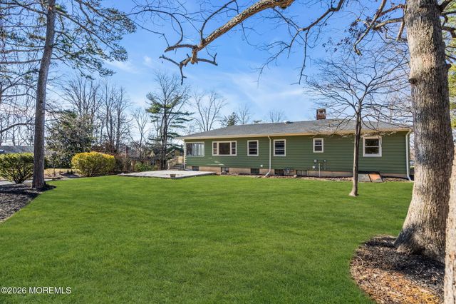 15 Lexington Avenue, Toms River, NJ 08753