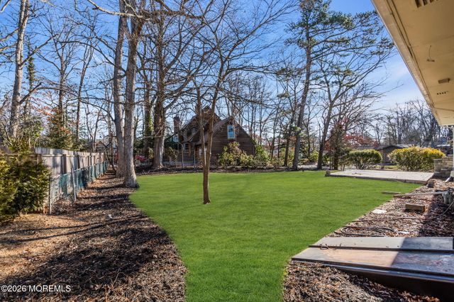 15 Lexington Avenue, Toms River, NJ 08753