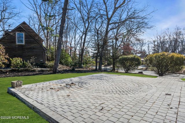 15 Lexington Avenue, Toms River, NJ 08753