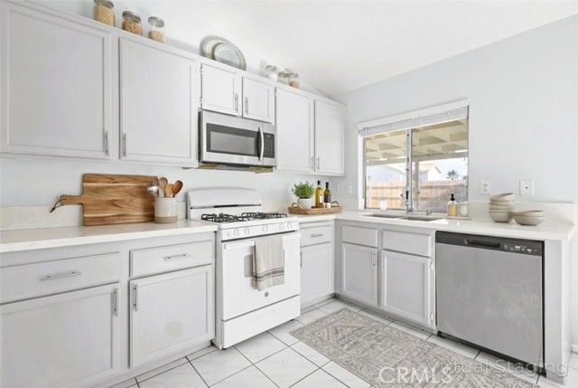 13339 Cabana Way, Victorville, CA 92392