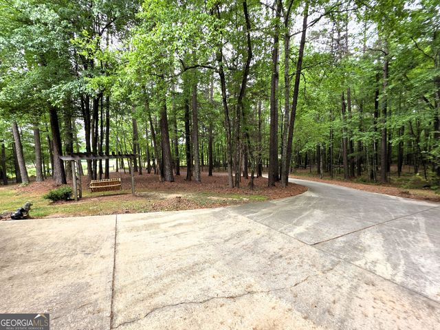 134 Sovereign Trail, Brooks, GA 30205