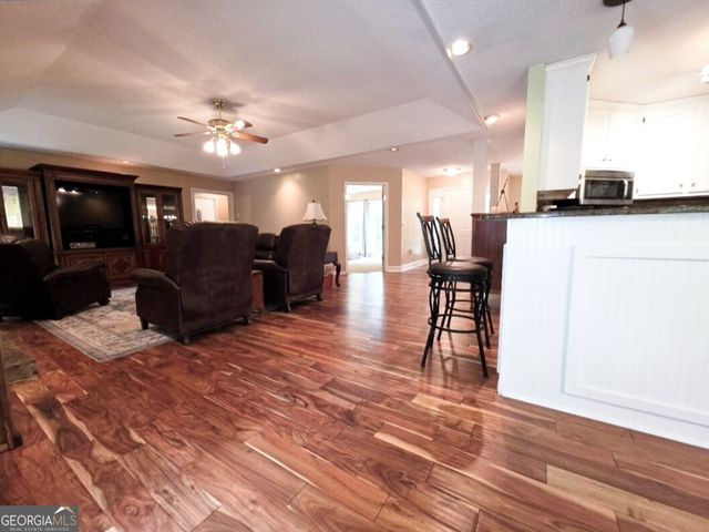 134 Sovereign Trail, Brooks, GA 30205