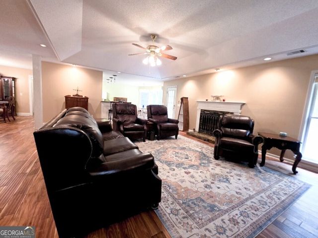 134 Sovereign Trail, Brooks, GA 30205