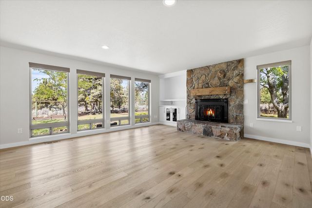 62846 Montara Drive, Bend, OR 97701