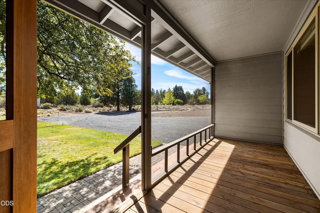62846 Montara Drive, Bend, OR 97701