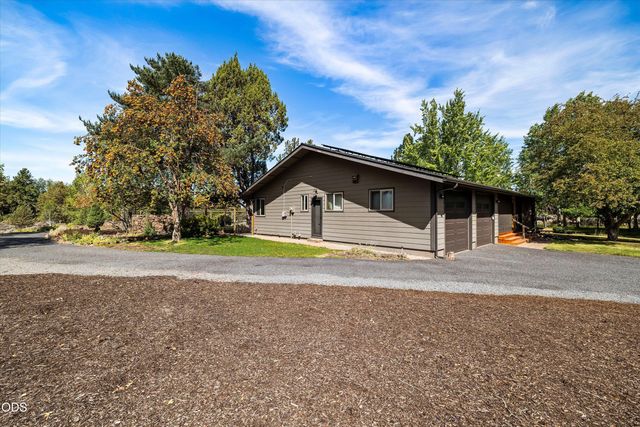 62846 Montara Drive, Bend, OR 97701